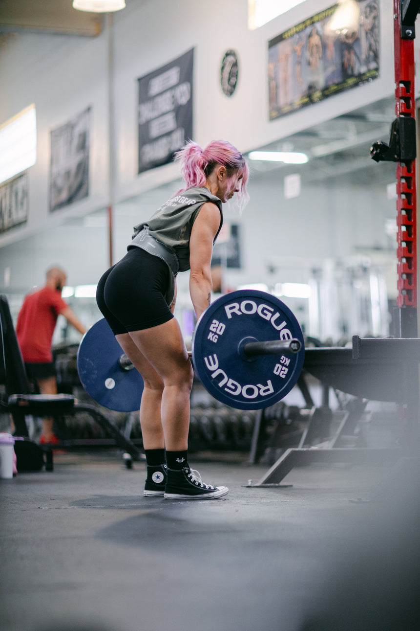 woman doing romanian deadlifts